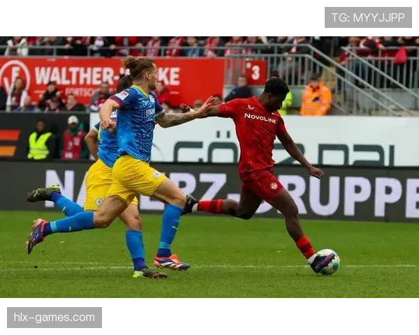 凯泽边路提速显威，球队状态回暖剑指赛季高光