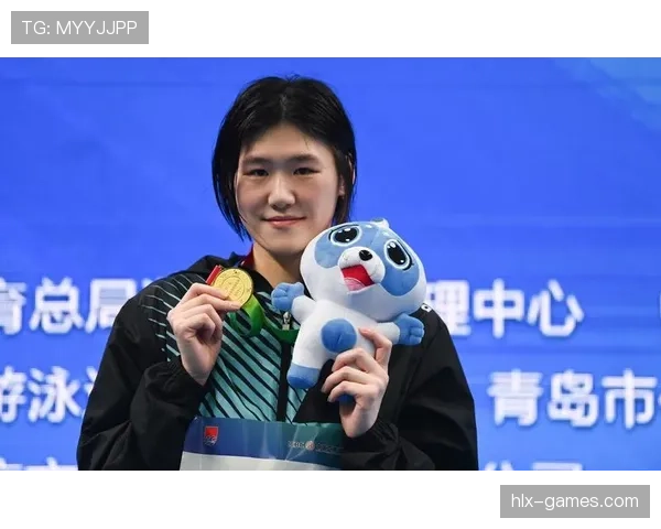 叶诗文家的冰箱里塞满了蛋白粉，连饮料都是按秒喝的